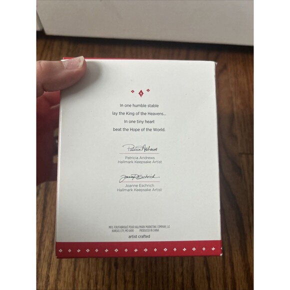 New 2015 Hallmark Hope Of The World Nativity Manger Baby Jesus Keepsake Ornament - Picture 4 of 5